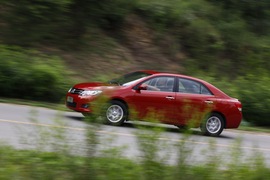 2012款众泰Z300对比海马M3文章配图