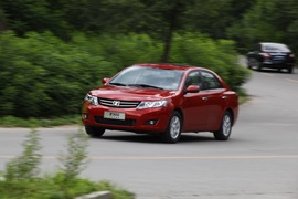 2012款众泰Z300对比海马M3文章配图