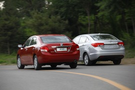 2012款众泰Z300对比海马M3文章配图
