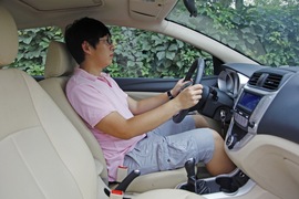 2013款海马M3深度试驾实拍