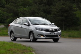 2013款海马M3深度试驾实拍