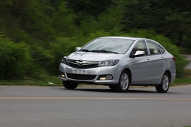 2013款海马M3深度试驾实拍