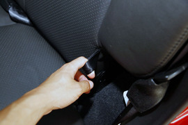 2013款郑州日产帕拉丁2.4L四驱纪念版豪华型试驾