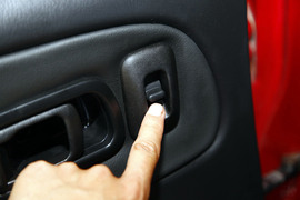 2013款郑州日产帕拉丁2.4L四驱纪念版豪华型试驾