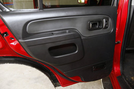 2013款郑州日产帕拉丁2.4L四驱纪念版豪华型试驾