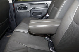 2013款郑州日产帕拉丁2.4L四驱纪念版豪华型试驾