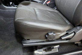 2013款郑州日产帕拉丁2.4L四驱纪念版豪华型试驾