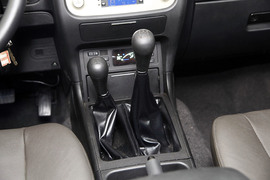 2013款郑州日产帕拉丁2.4L四驱纪念版豪华型试驾