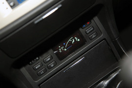 2013款郑州日产帕拉丁2.4L四驱纪念版豪华型试驾