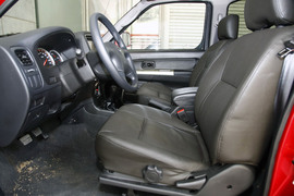 2013款郑州日产帕拉丁2.4L四驱纪念版豪华型试驾