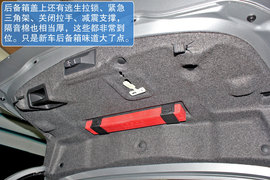 各种基本条件达到神车级别　实拍新蒙迪欧　