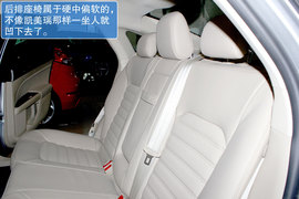 各种基本条件达到神车级别　实拍新蒙迪欧　