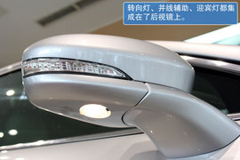 各种基本条件达到神车级别　实拍新蒙迪欧　