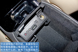 各种基本条件达到神车级别　实拍新蒙迪欧　