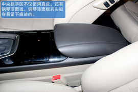 各种基本条件达到神车级别　实拍新蒙迪欧　