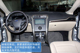 各种基本条件达到神车级别　实拍新蒙迪欧　