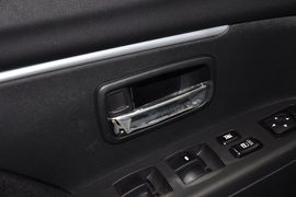 2013款广汽三菱新劲炫2.0L手动两驱舒适版