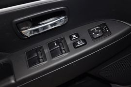 2013款广汽三菱新劲炫2.0L手动两驱舒适版