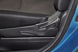 2013款广汽三菱新劲炫2.0L手动两驱舒适版