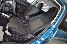 2013款广汽三菱新劲炫2.0L手动两驱舒适版