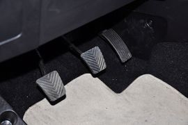 2013款广汽三菱新劲炫2.0L手动两驱舒适版