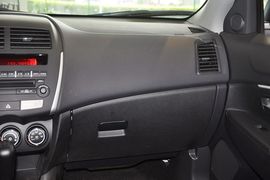 2013款广汽三菱新劲炫2.0L手动两驱舒适版