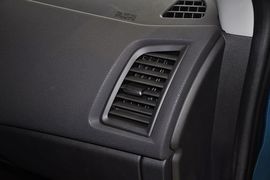 2013款广汽三菱新劲炫2.0L手动两驱舒适版