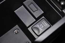 2013款广汽三菱新劲炫2.0L自动四驱旗舰版