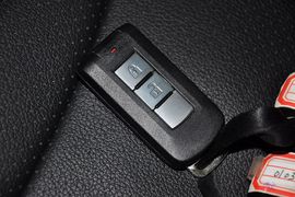 2013款广汽三菱新劲炫2.0L自动四驱旗舰版