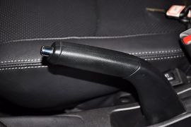 2013款广汽三菱新劲炫2.0L自动四驱旗舰版