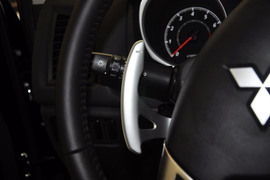 2013款广汽三菱新劲炫2.0L自动四驱旗舰版