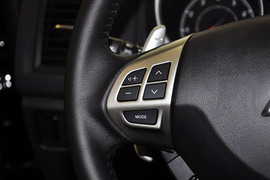 2013款广汽三菱新劲炫2.0L自动四驱旗舰版