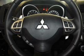 2013款广汽三菱新劲炫2.0L自动四驱旗舰版