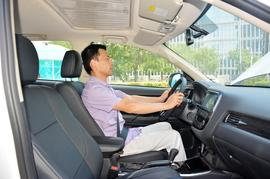 2017款三菱欧蓝德2.0L