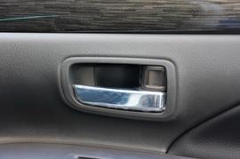 2017款三菱欧蓝德2.0L