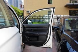 2017款三菱欧蓝德2.0L