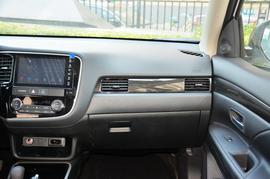 2017款三菱欧蓝德2.0L