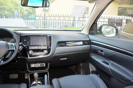 2017款三菱欧蓝德2.0L