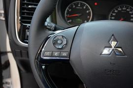 2017款三菱欧蓝德2.0L