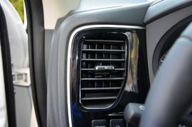 2017款三菱欧蓝德2.0L