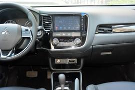 2017款三菱欧蓝德2.0L