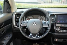 2017款三菱欧蓝德2.0L