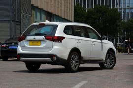 2017款三菱欧蓝德2.0L