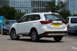 2017款三菱欧蓝德2.0L