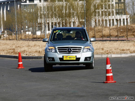 2008款奔驰GLK300试驾