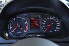 2013款大众捷达1.6L手动时尚型
