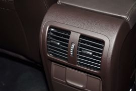 2012款大众迈腾旅行轿车2.0TSI舒适版