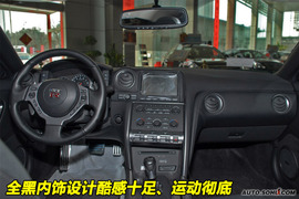 日产GT-R到店图解