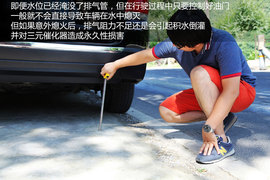 2012款丰田汉兰达对比道奇酷威