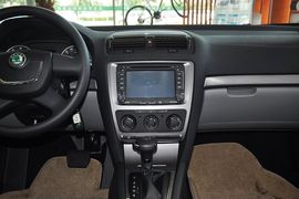 2013款斯柯达明锐1.6L手自一体逸杰版